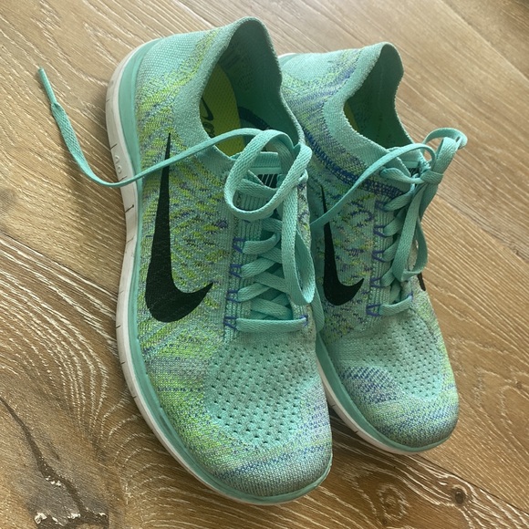 Nike Women Shoes - Picture 3 of 6